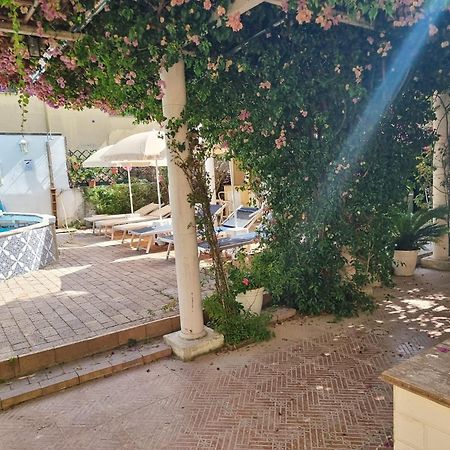 Апартаменты Villino Angela A Sant'Anna Boscotrecase Экстерьер фото